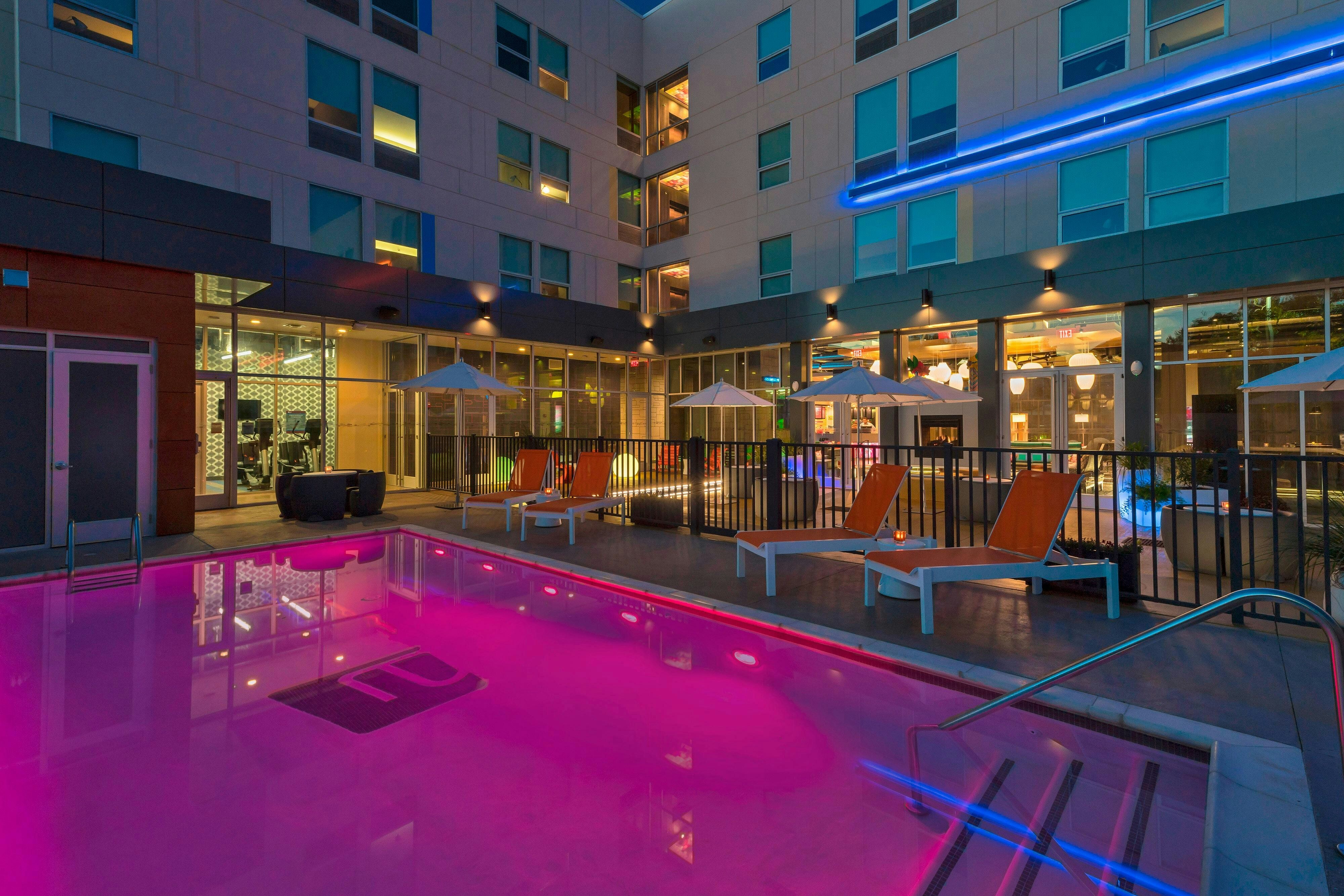 Aloft College Station 32/32