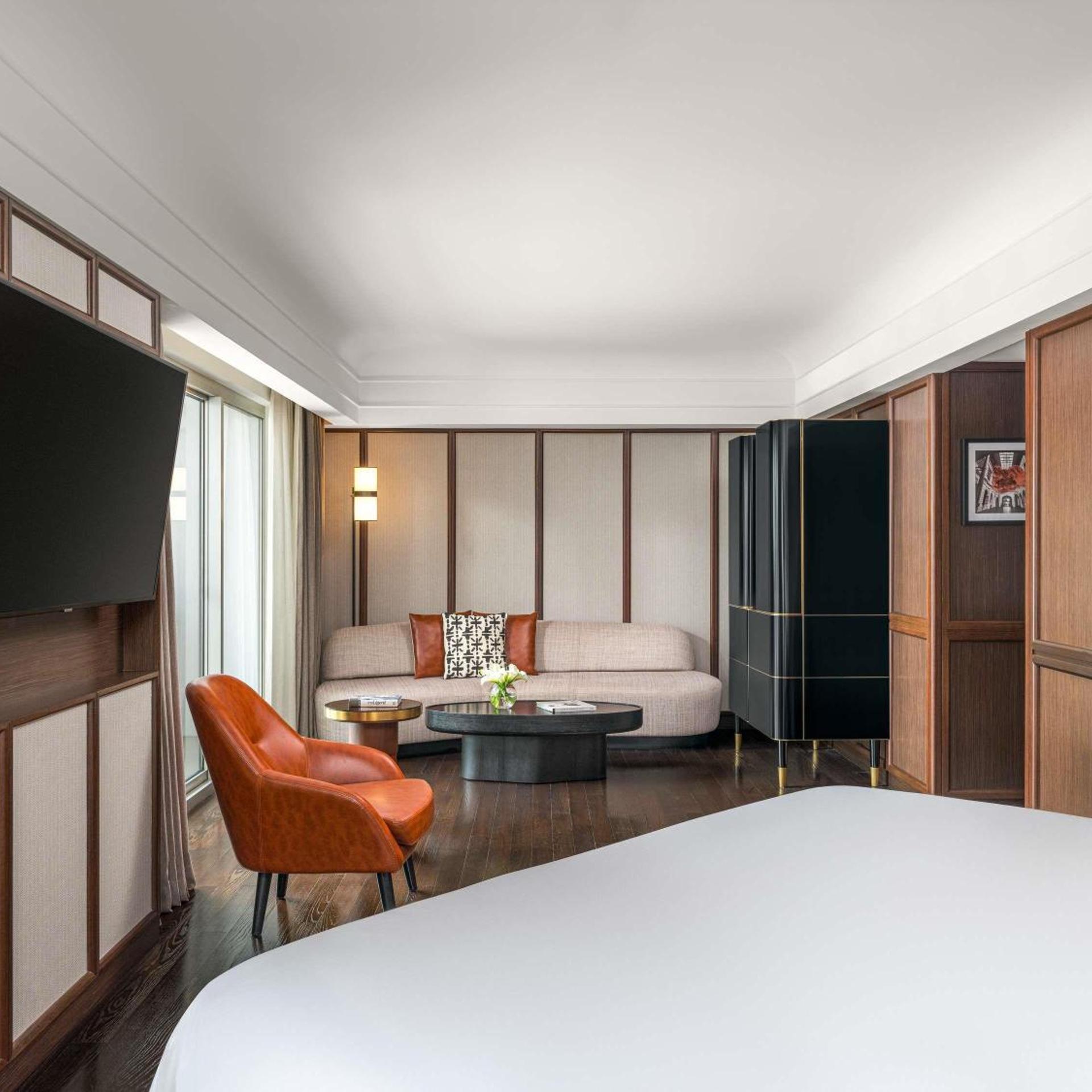 Signature, Suite, King Bed, City View, Living Area, 2 Balconies