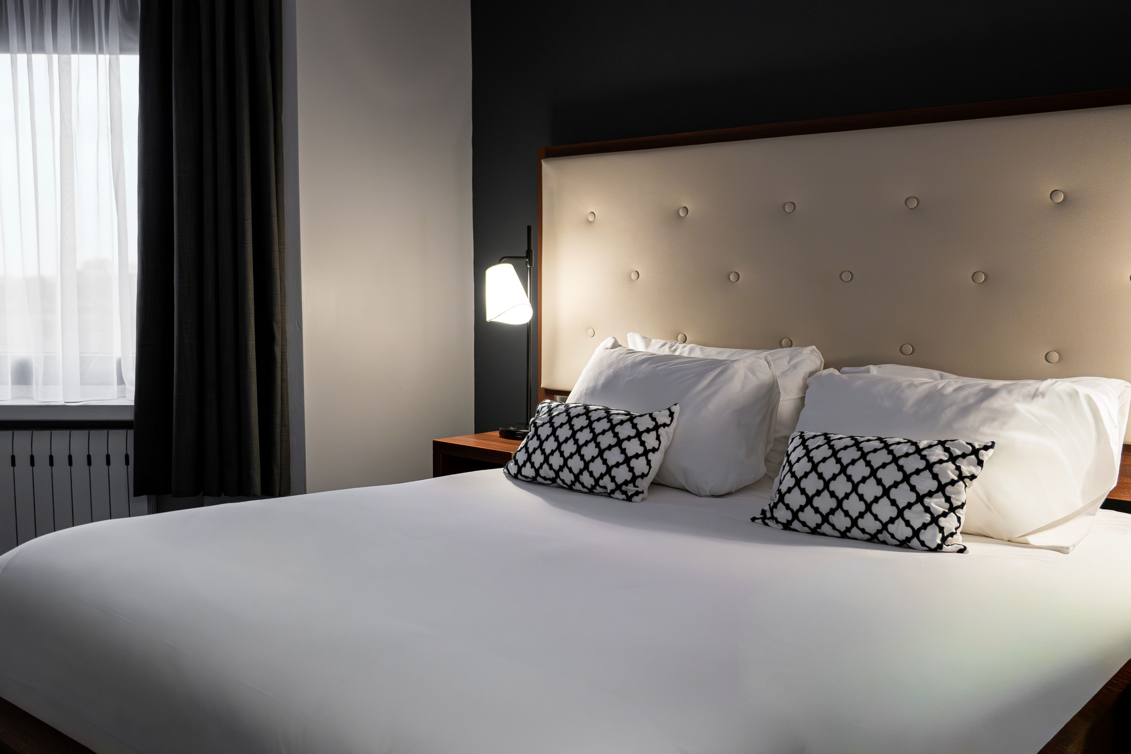 Room, Queen Bed