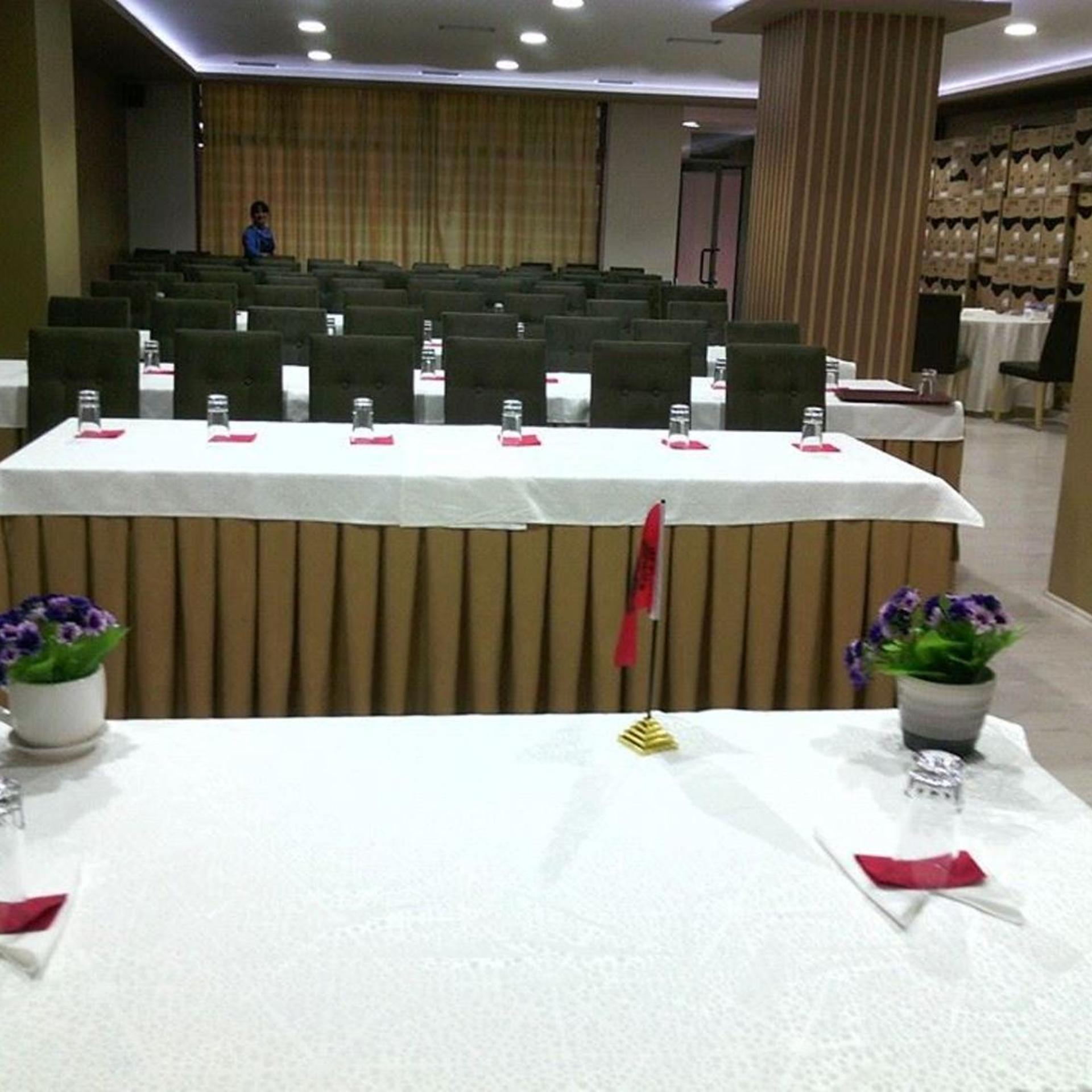 Hotel Pogradeci 12/55
