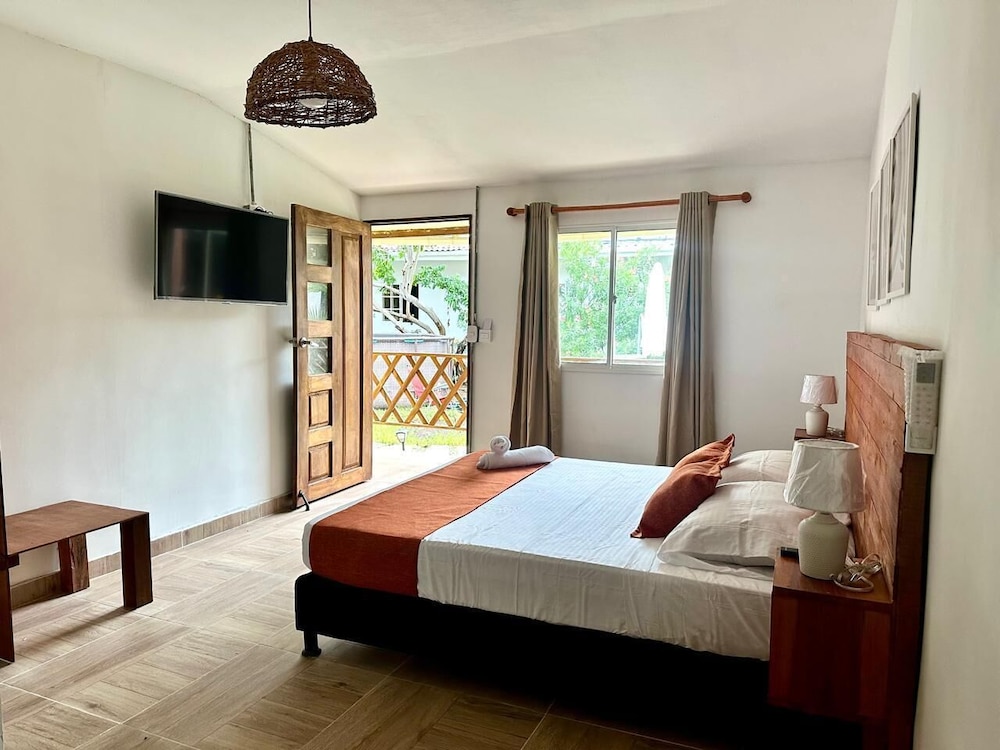 STANDARD, DOUBLE BED, GARDEN VIEW