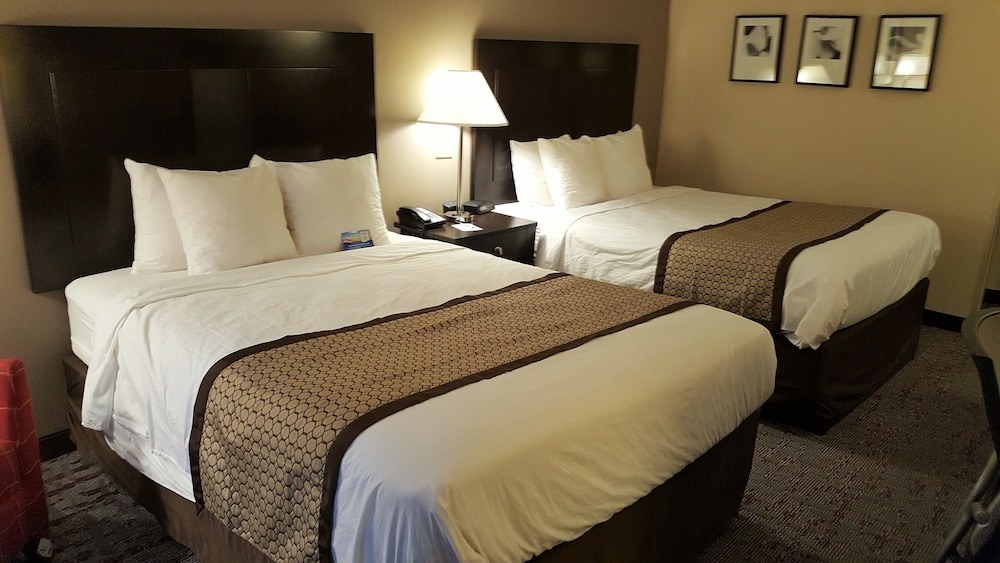 Baymont By Wyndham Belleville Airport Area 10/33