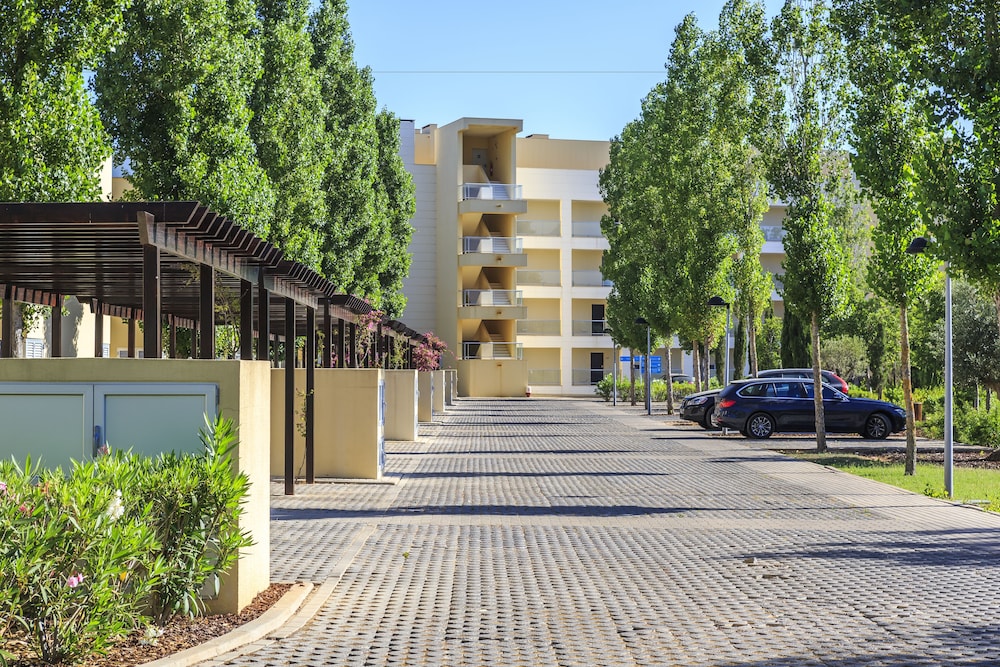 Laguna Vilamoura 67/77