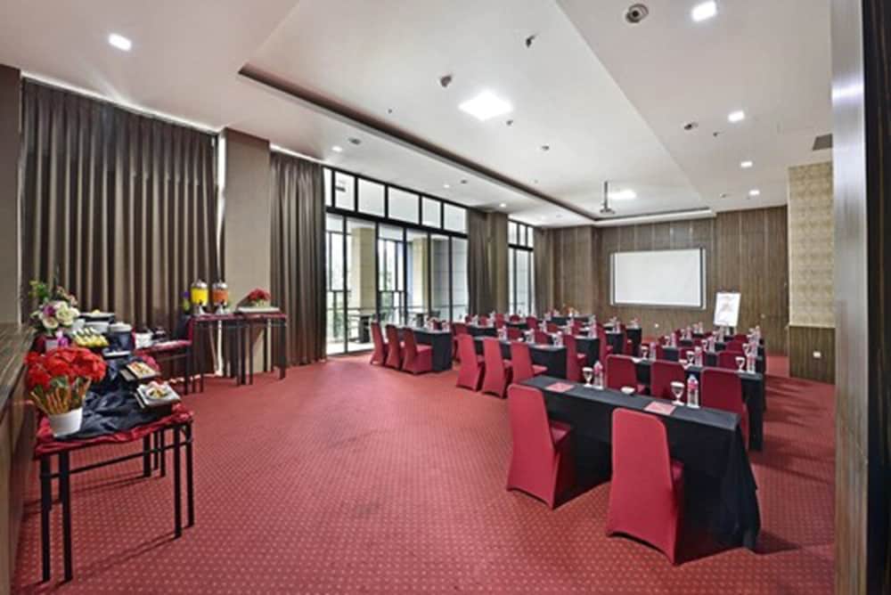 Travello Hotel Bandung 54/60