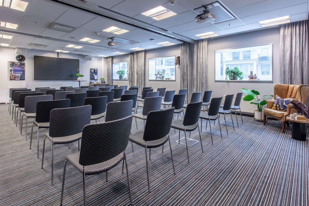 Radisson Blu Riverside Hotel 68/80