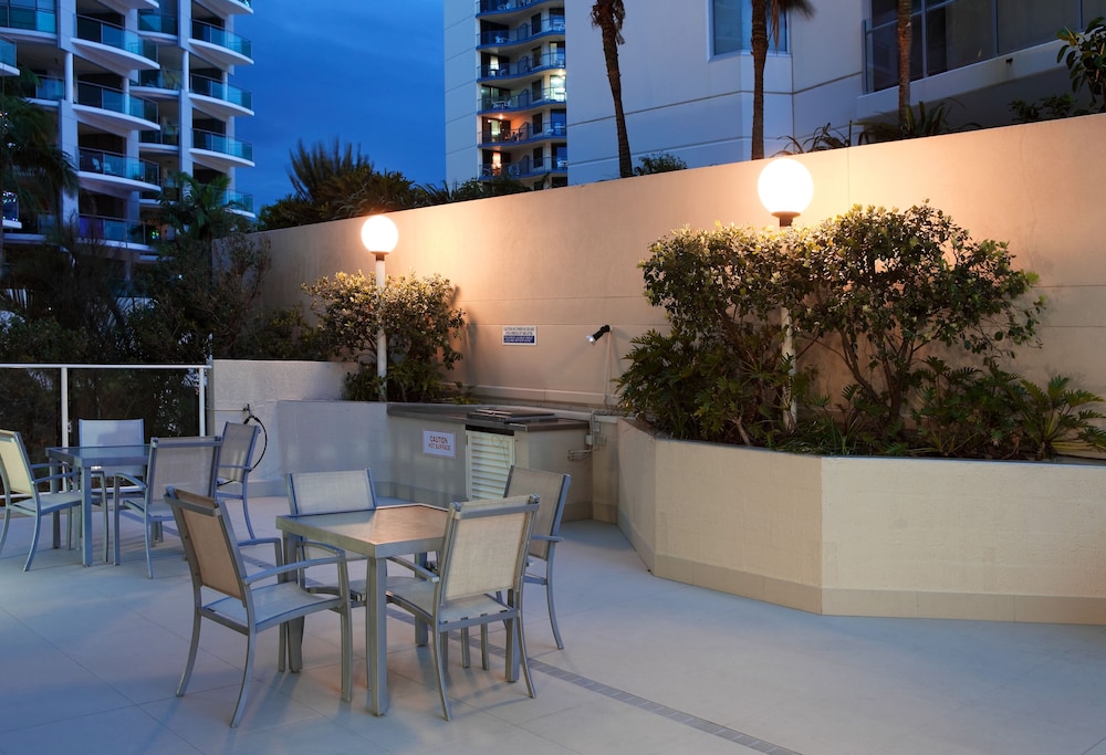 PACIFIC BEACH RESORT 54/77