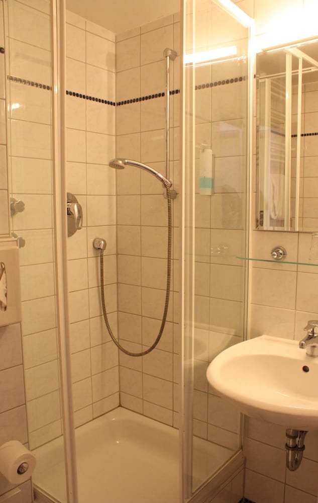Hotel Niederraeder Hof 19/41