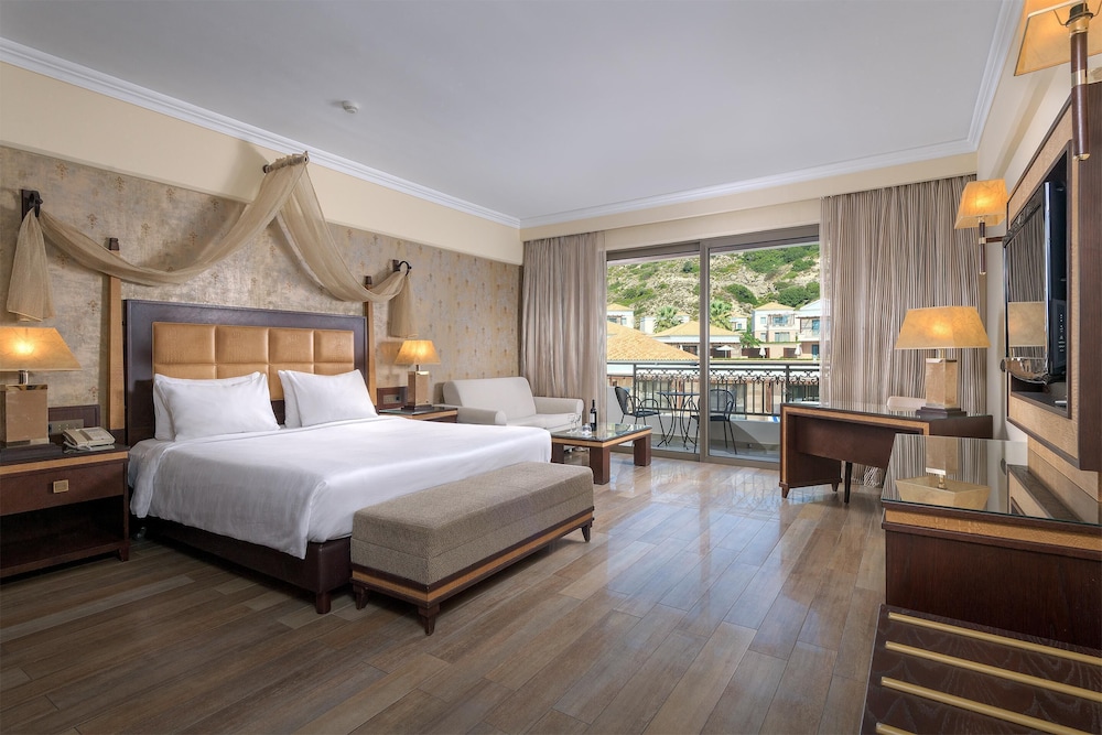 Junior Suite, Twin Beds, Pool View, Sofa, Adult Only