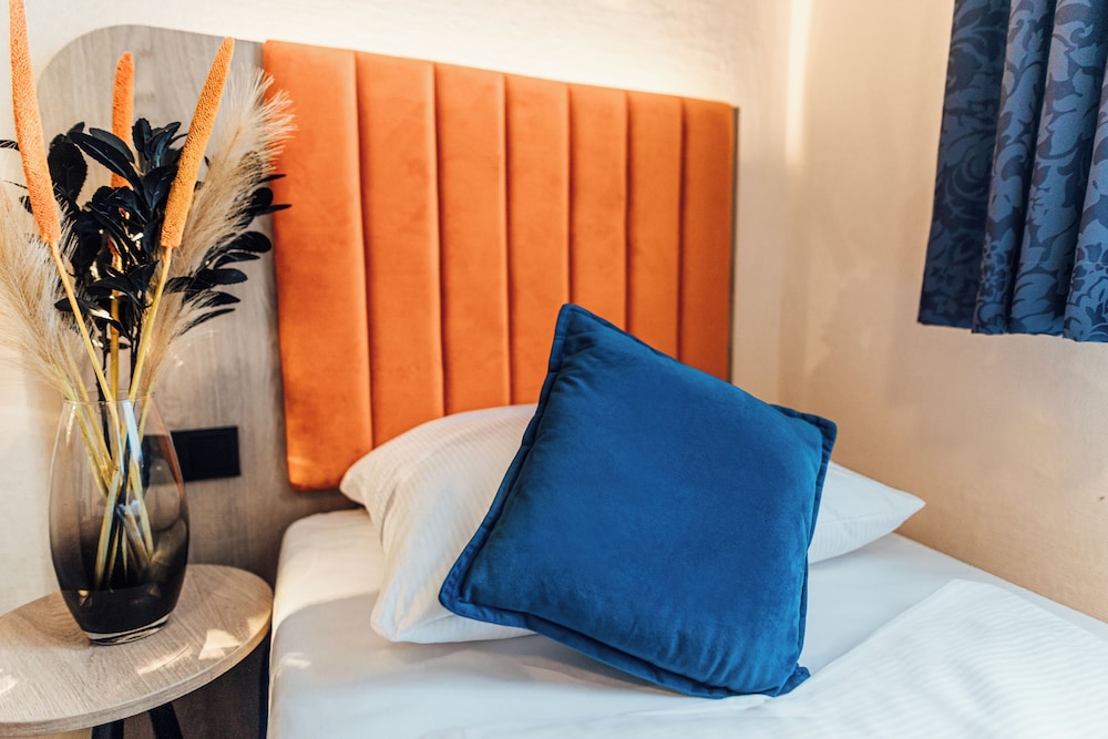 Centrum Hotel Commerz am Bhf Hamburg Altona 27/50