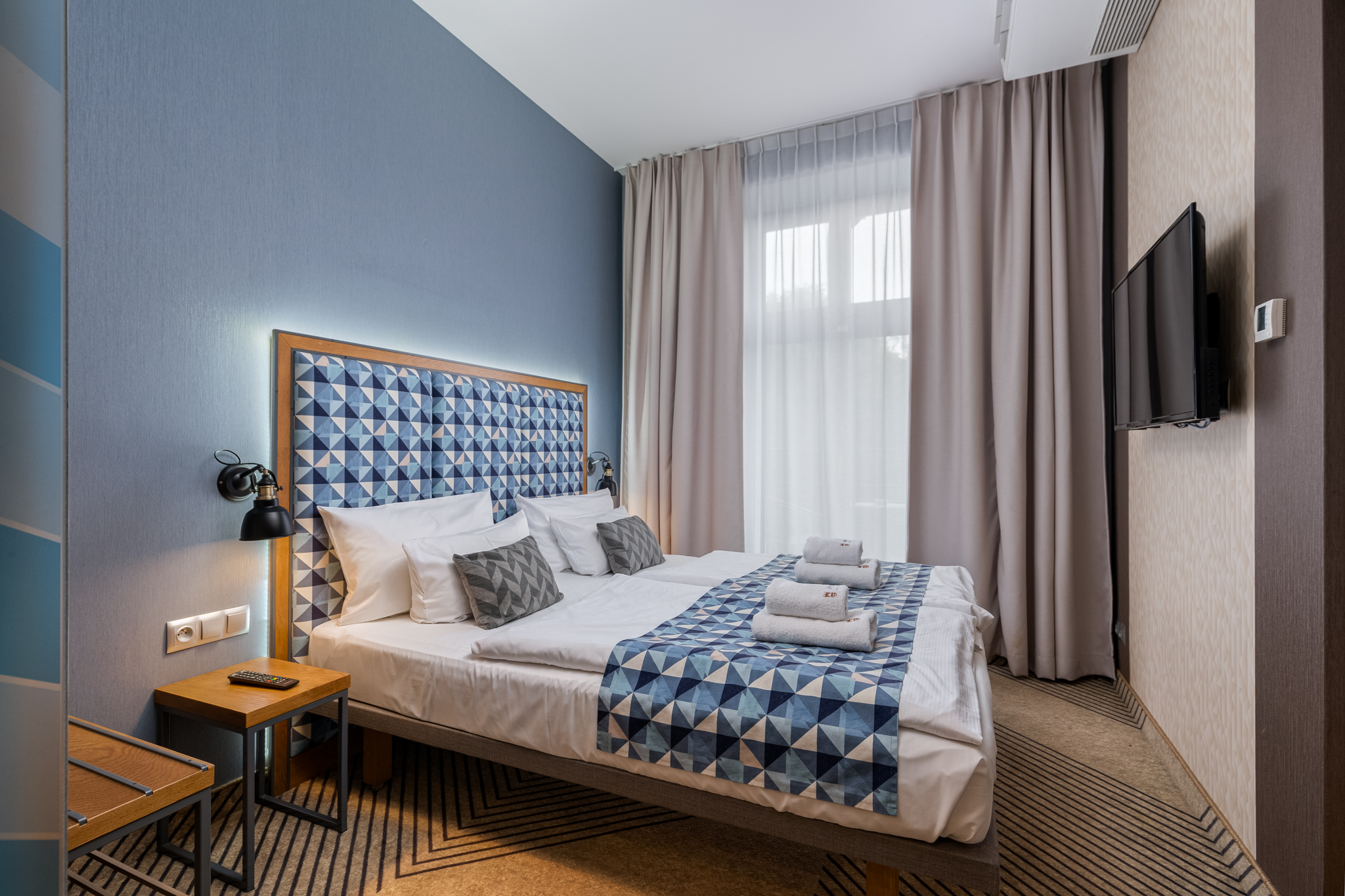 Supreme, Double or Twin Bed