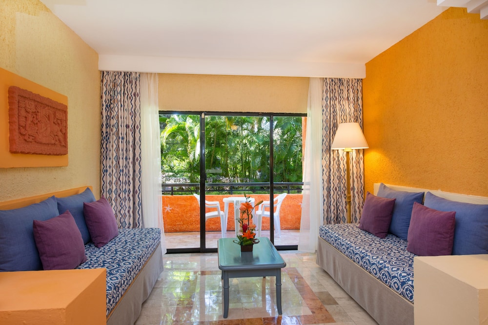 Iberostar Waves Tucan 27/47
