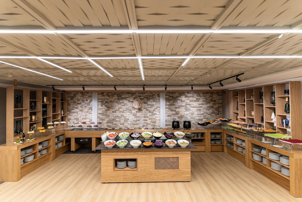 restaurant cafeteria