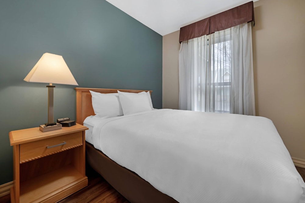 基洛那酒店套房(Econo Lodge Inn & Suites Kelowna) 图片2