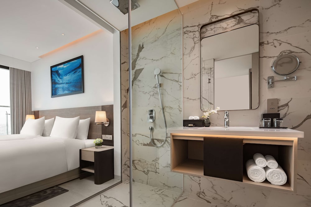 Radisson Hotel Danang 24/72