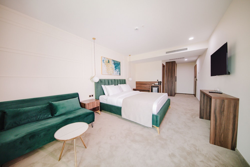 Orden Hotel 11/20