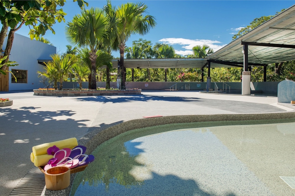 Papago International Resort 38/76
