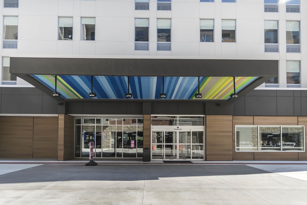 ALOFT NEWPORT ON THE LEVEE 1/59