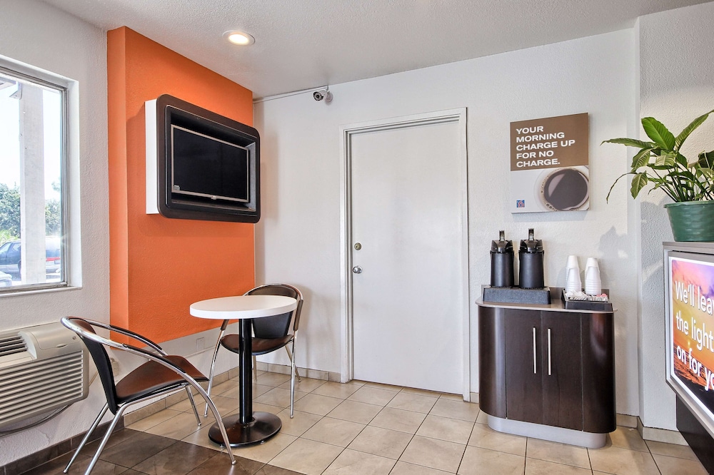 Motel6 Tulare, CA 41/60