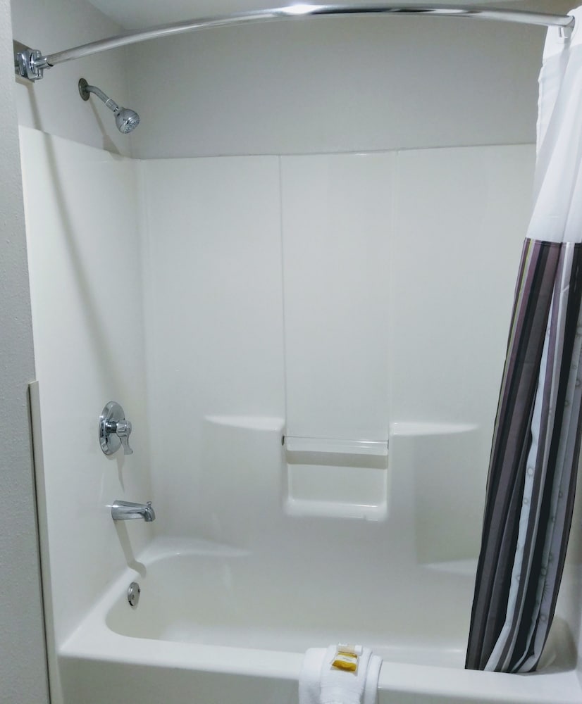 La Quinta Inn & Suites by Wyndham Melbourne Viera 55/56