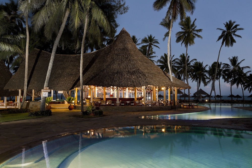 Neptune Paradise Beach Resort & Spa 43/47