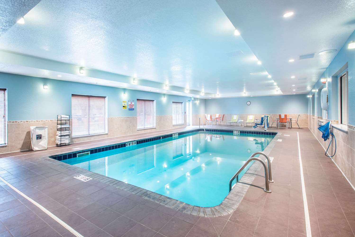 swimming pool spa