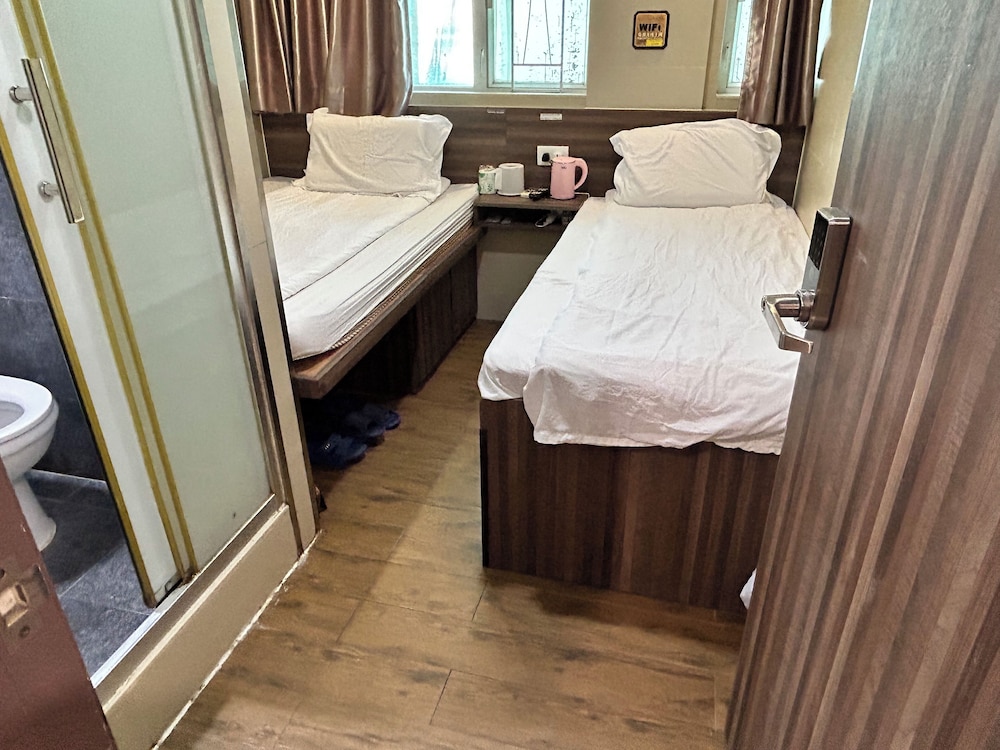 STARRY INN 23/37