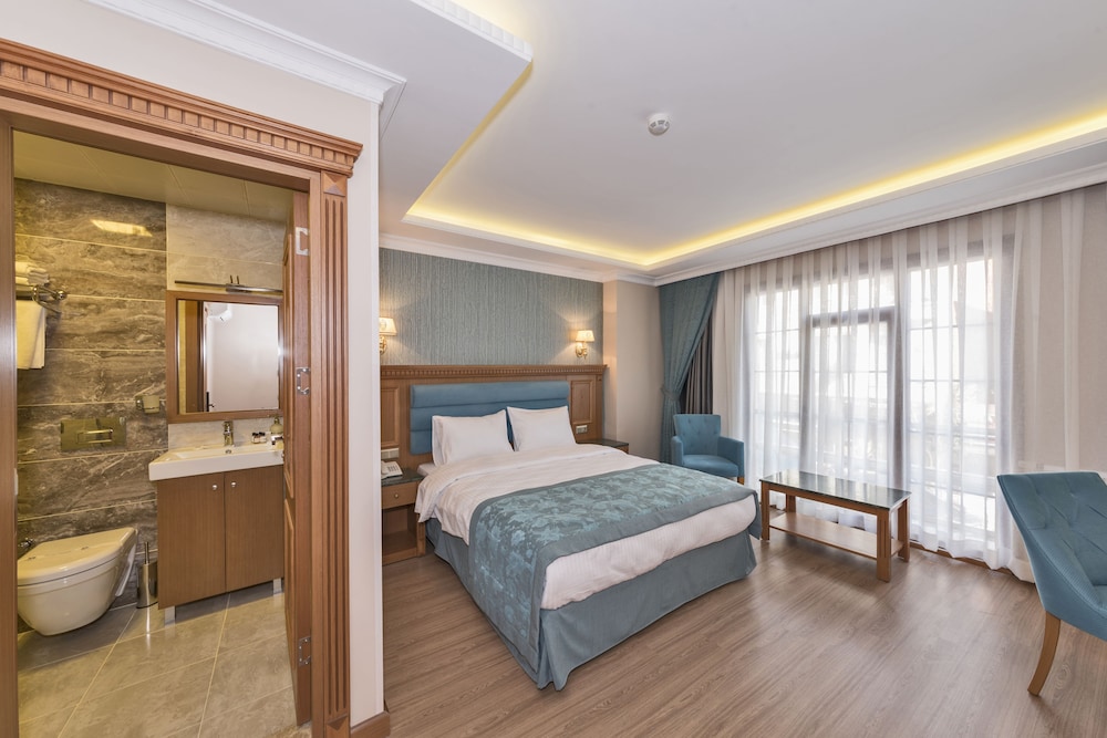 Magnaura House Hotel 25/53