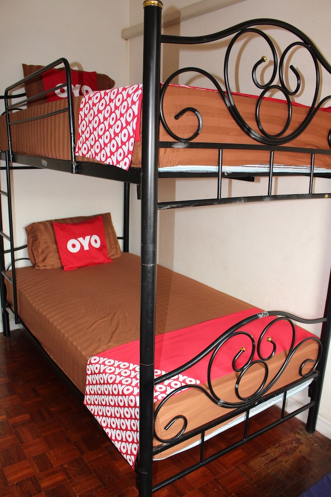 OYO 985 The Twins Hostel 12/25