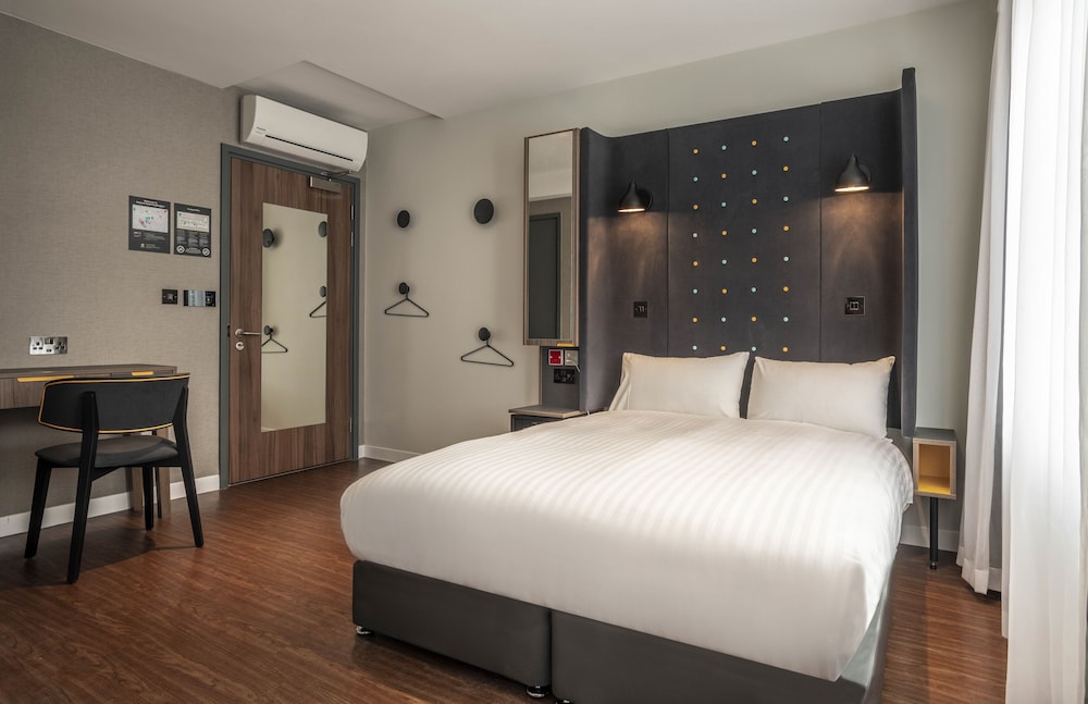 ROOM, DOUBLE BED, ACCESSIBLE