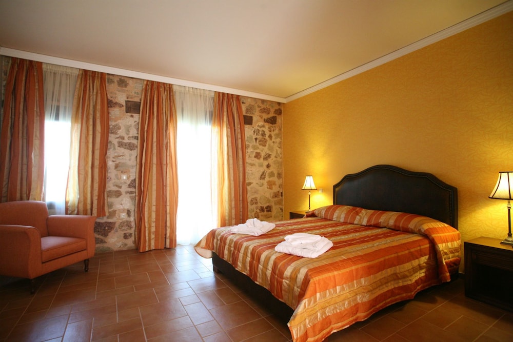 Tesoro Hotel 3/20