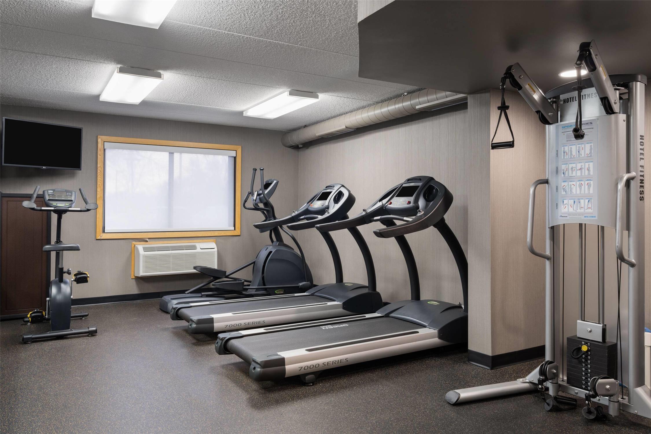 AmericInn by Wyndham Grand Forks 25/46