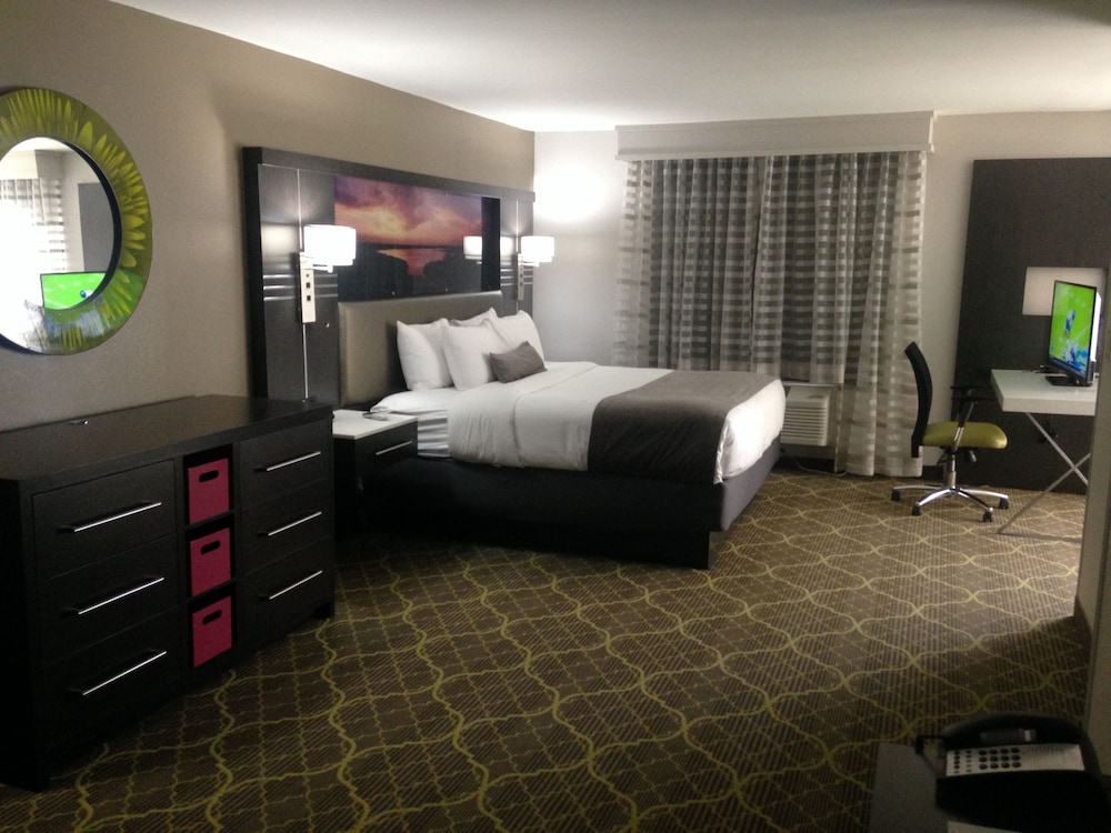 Best Western Plus Clemson Hotel & Conference Center 18/46