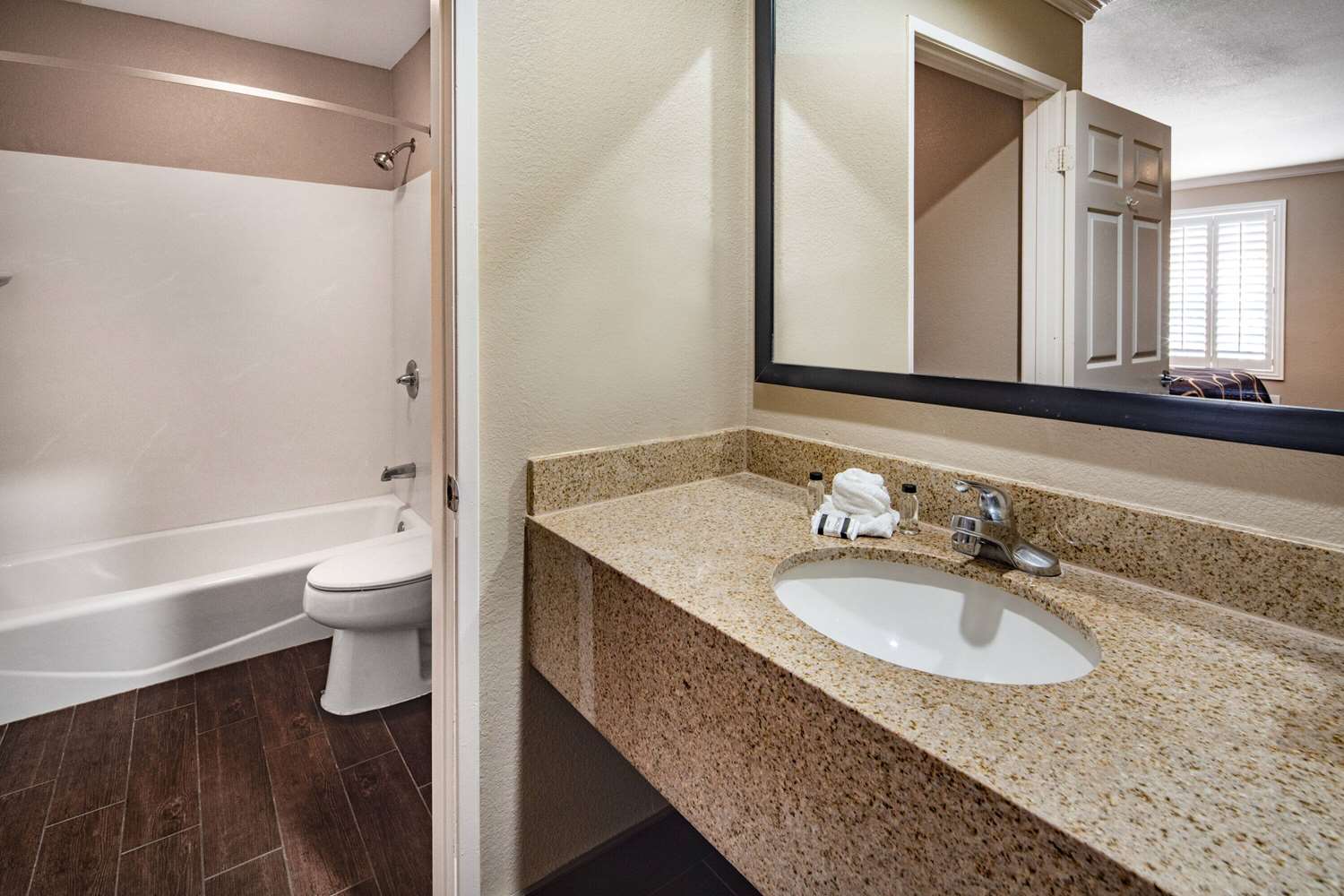 Super 8 By Wyndham North Hollywood 23/29
