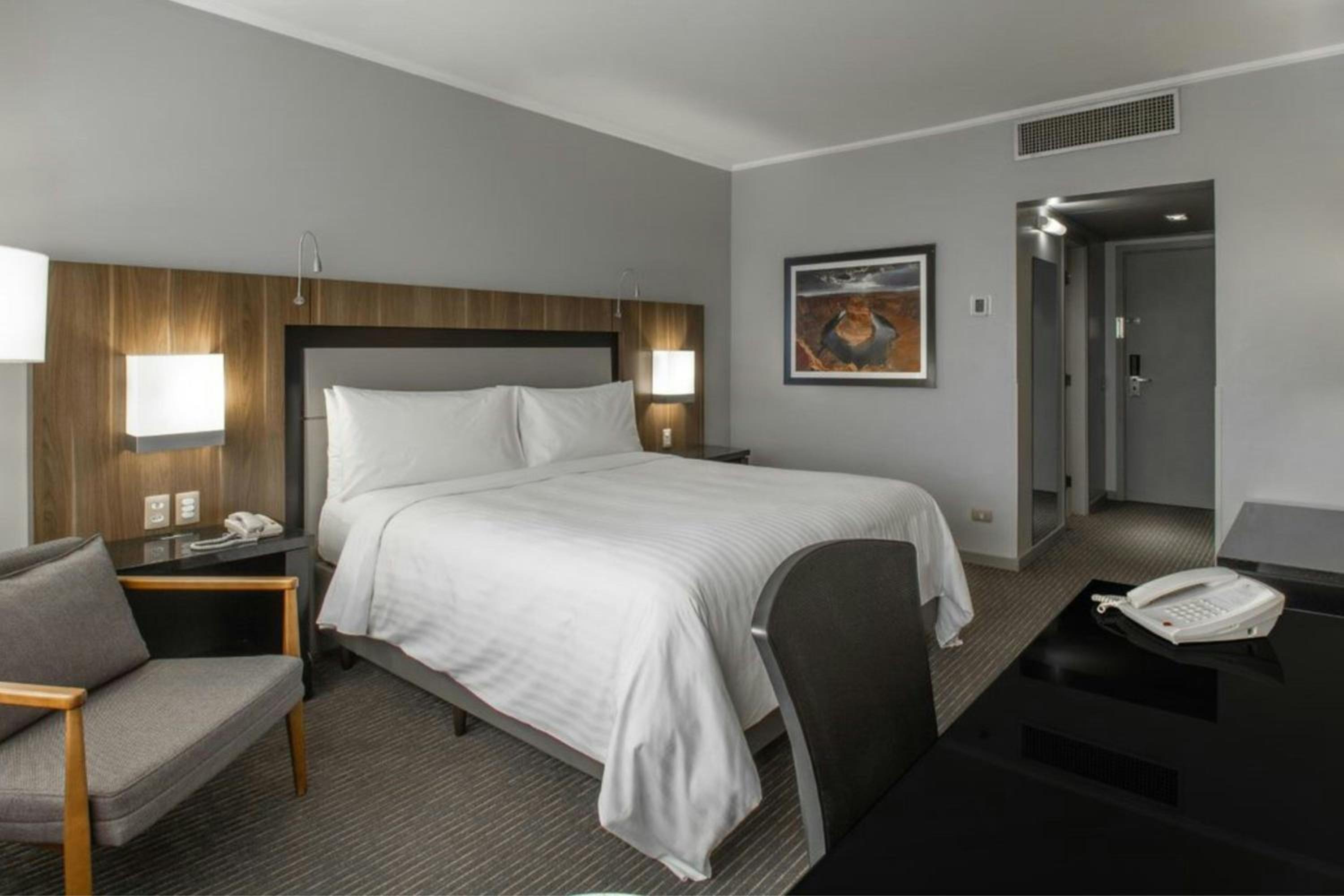 غرفة ديلوكس بسرير كينج، Sao Paulo Airport Marriott Hotel 8/10