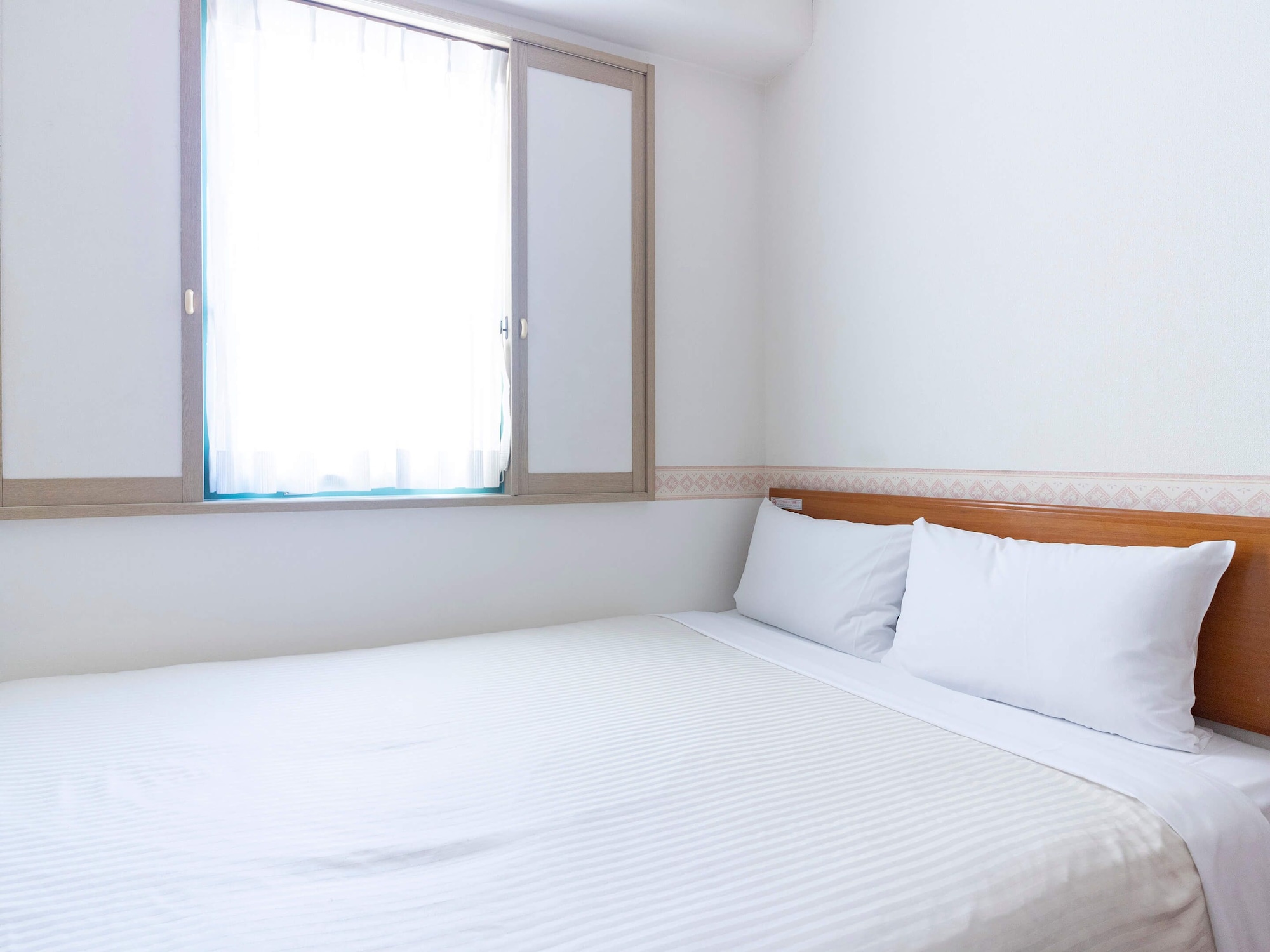 ROOM, DOUBLE BED