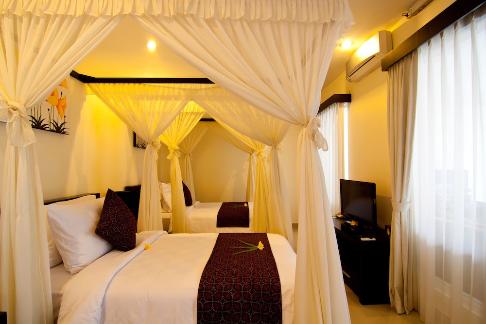 3 BEDROOMS, VILLA, PRIVATE POOL