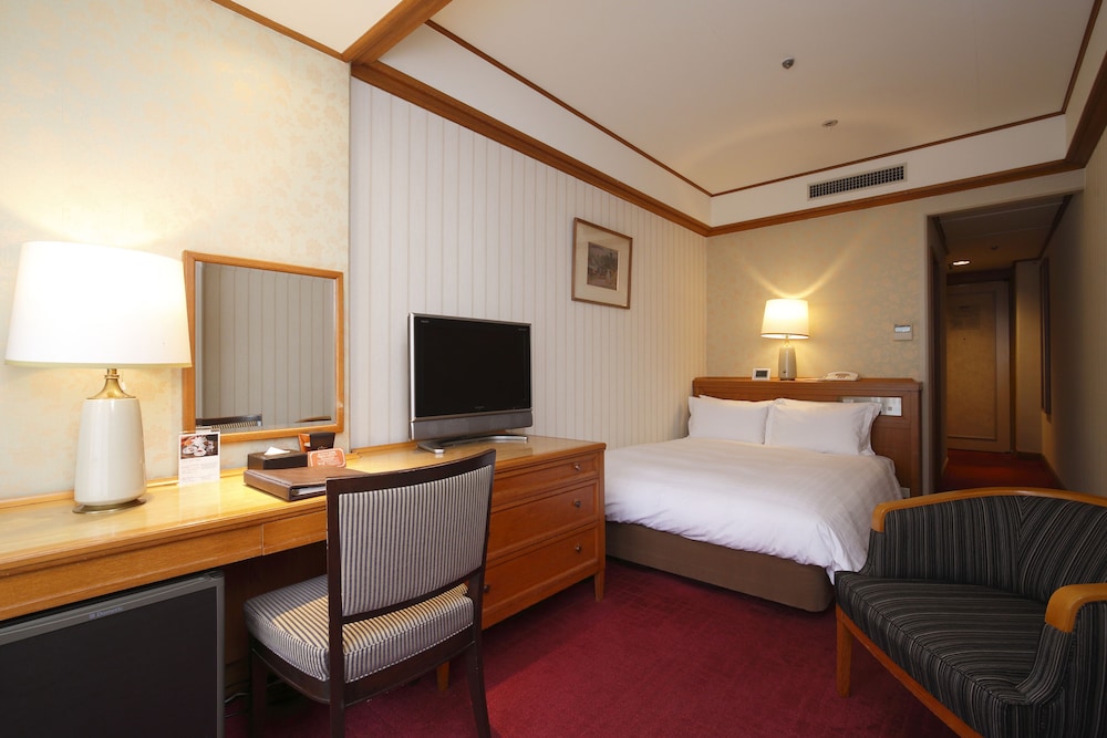Nara Hotel 8/72