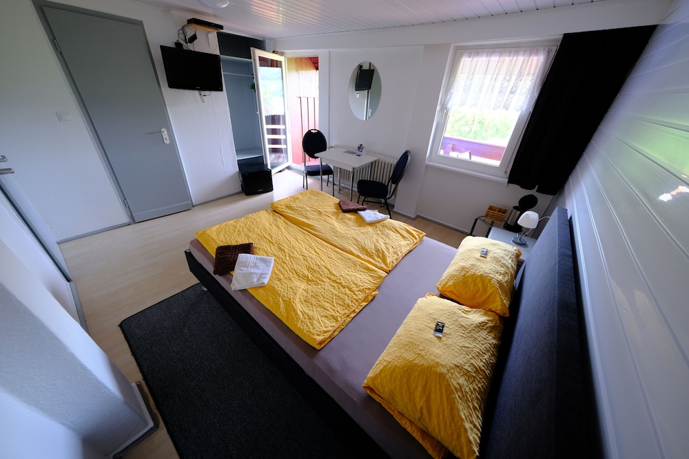 B+B Hotel Sonnenmatte Near Badeparadies 15/50