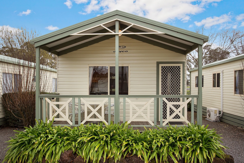 LAKE HAMILTON MOTOR VILLAGE AND CARAVAN PARK 1/50