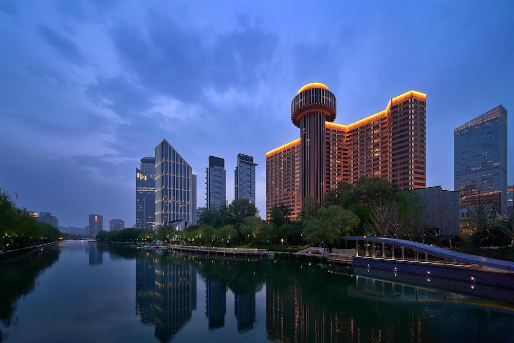 The Kunlun Beijing 70/74