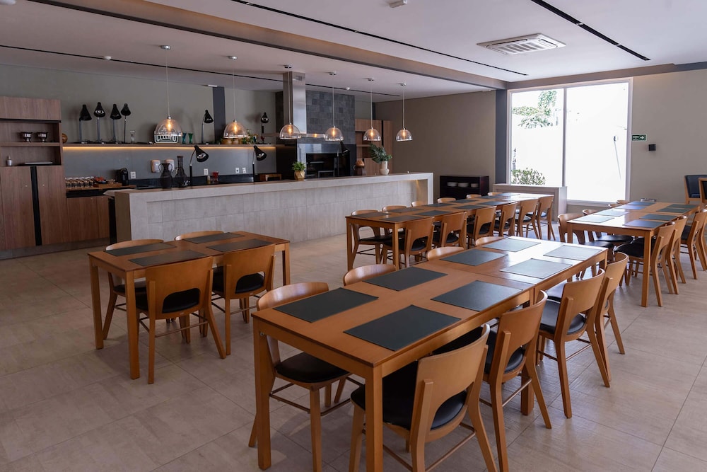 Hotel Deville Prime Cuiaba 62/86