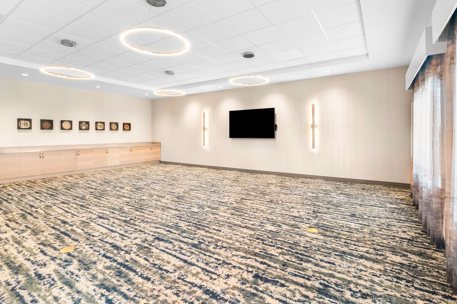 Best Western Plus Settlers Point 40/42