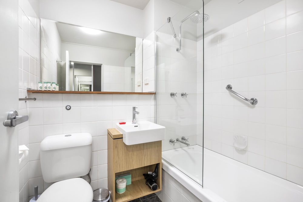 Burnie Central Townhouse Hotel 63/65
