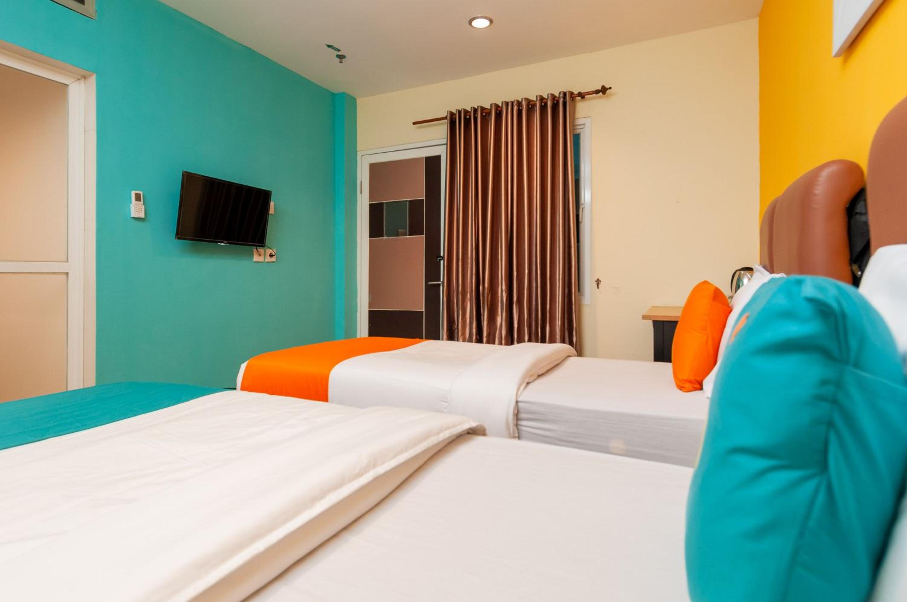 Sans Hotel Finest Medan 35/68