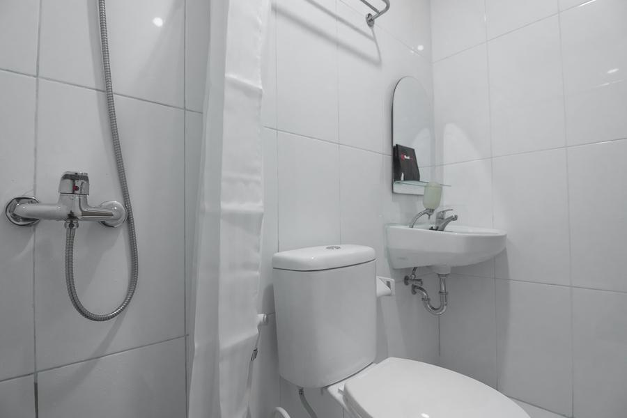 Reddoorz Near Itc Mangga Dua 36/37