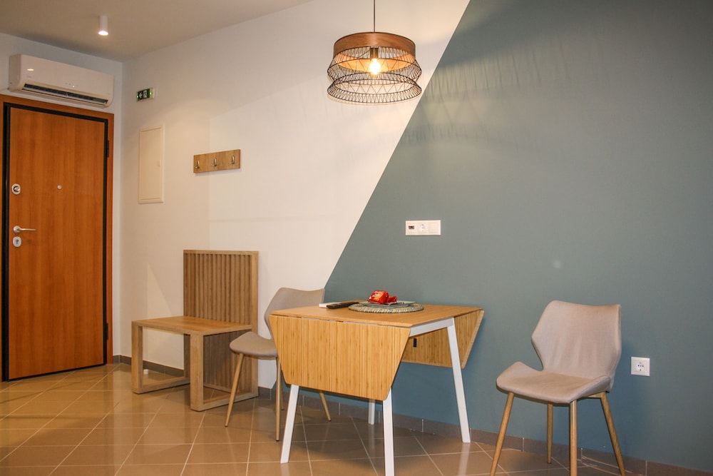Dynasta Central Suites 24/36
