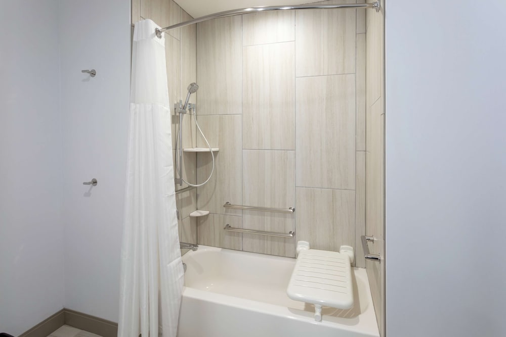 Hilton Garden Inn St. Cloud, MN 11/34
