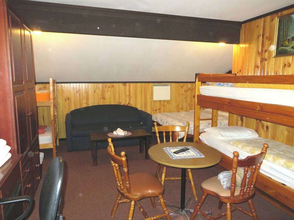 KARELIA ALPINE LODGE 42/56