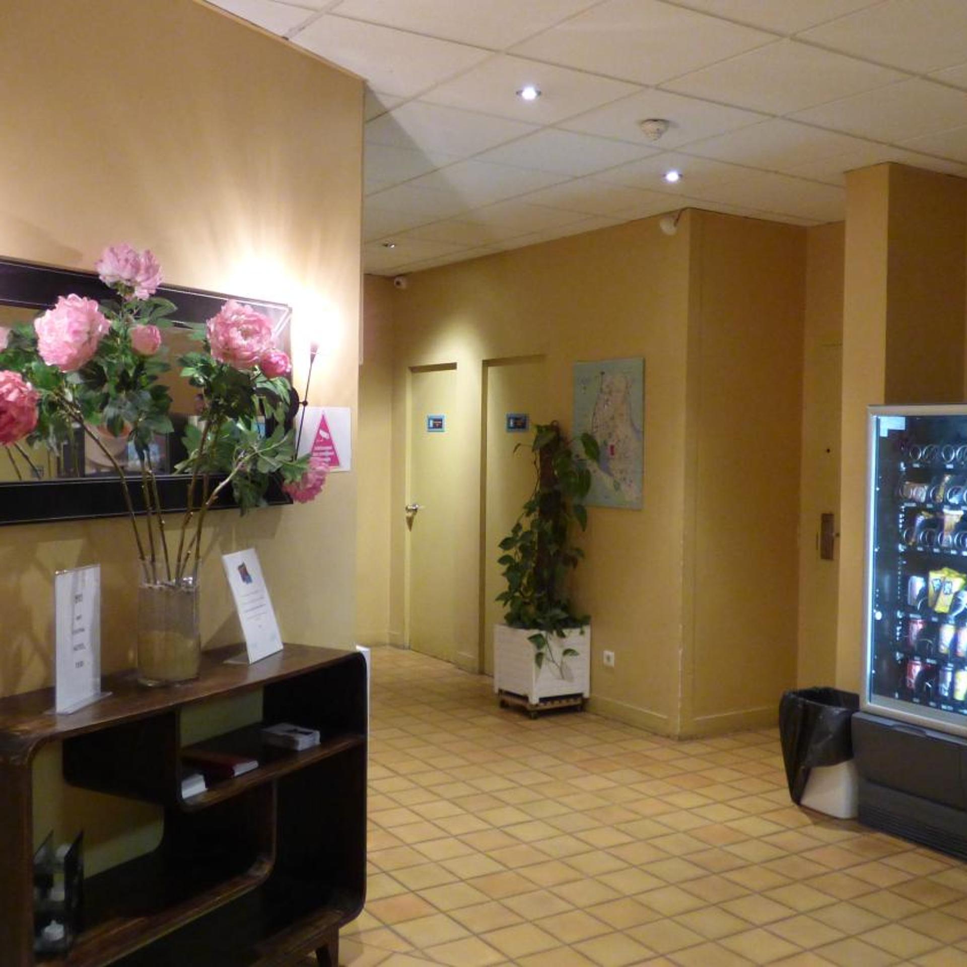 Kyriad Creteil Centre 9/43