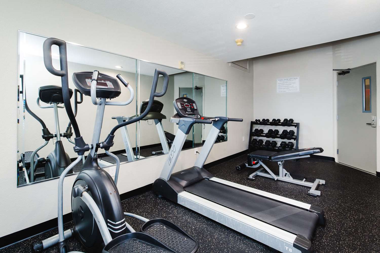 Quality Suites Houston Hobby Airport Ex Super 8 14/33